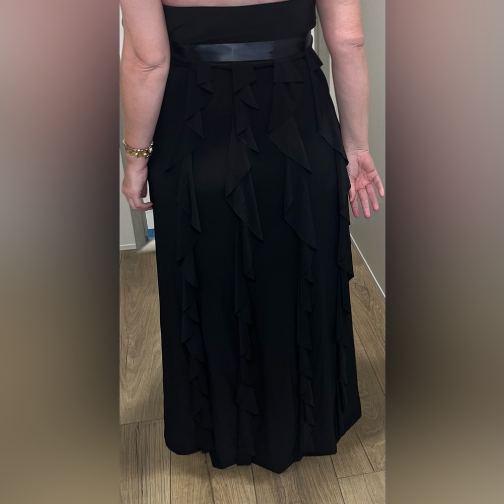 Betsy & Adam Tiered Ruffle Halter Dress Long Gown Size 10 - Picture 4 of 8